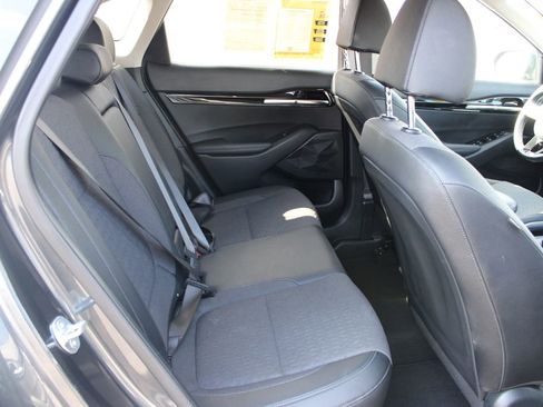 Used 2025 Kia Seltos S image 27