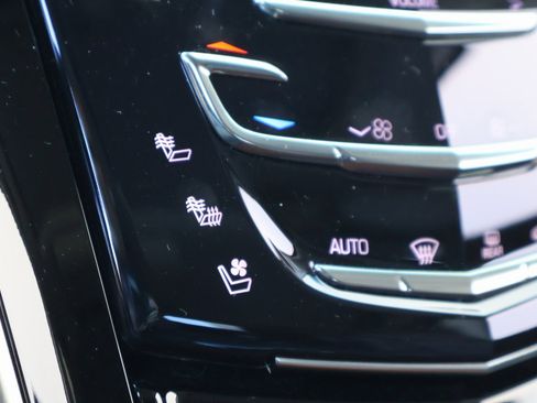 Used 2019 Cadillac Escalade Premium Luxury image 30