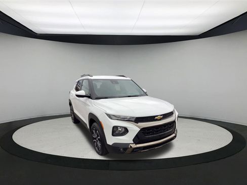 Used 2022 Chevrolet TrailBlazer ACTIV image 2