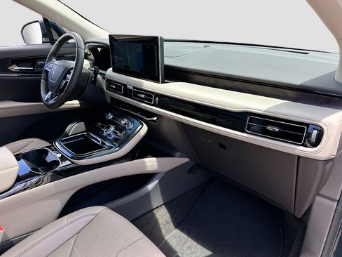 Used 2023 Lincoln Nautilus Reserve FWD image 29
