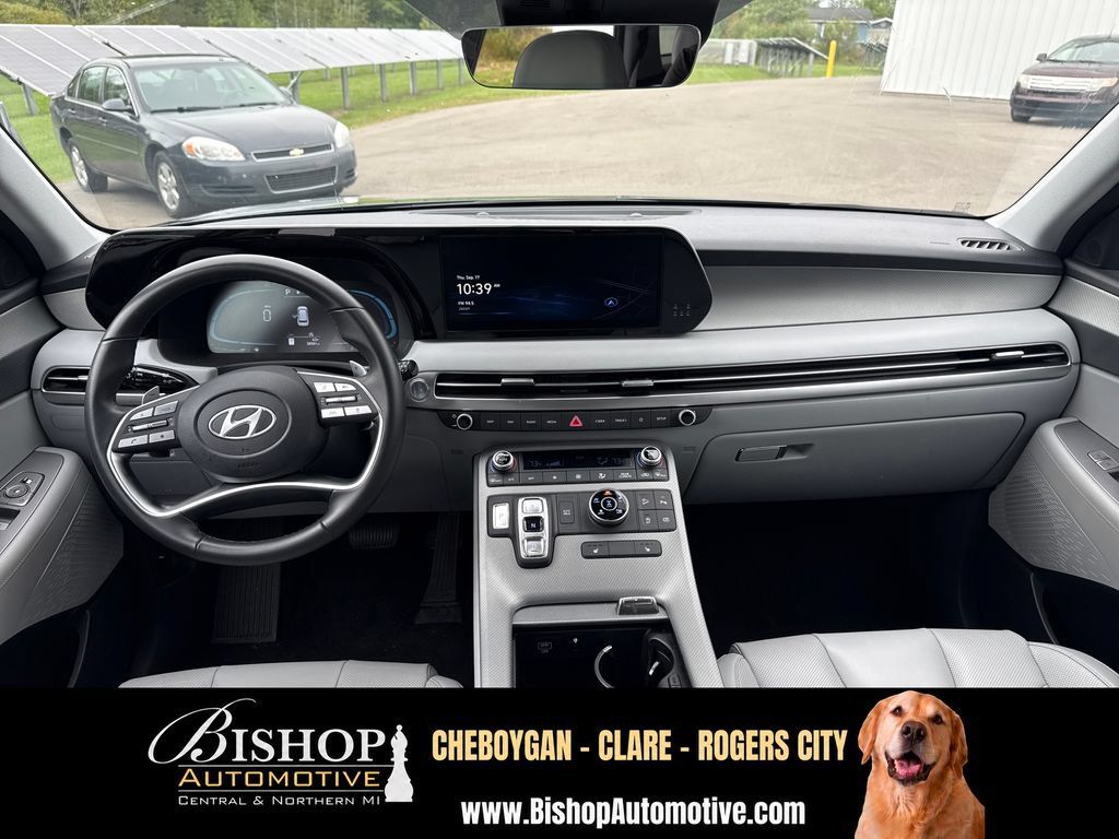 Used 2025 Hyundai Palisade SEL AWD/4WD image 3