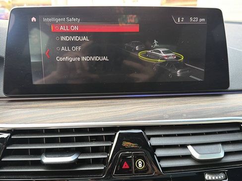 Used 2019 BMW 540i w/ M Sport Package RWD image 12