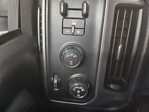 Used 2018 Chevrolet Silverado 2500 LT image 21