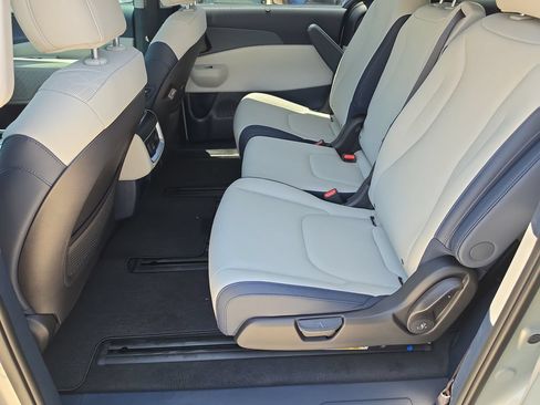 New 2026 Kia Carnival SX FWD image 17