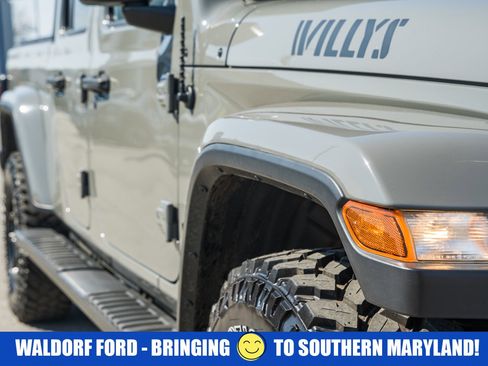 Used 2022 Jeep Gladiator Willys image 20