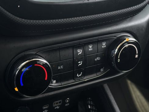 Used 2021 Chevrolet TrailBlazer LT image 20