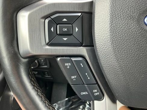 Used 2019 Ford Expedition Platinum RWD image 32