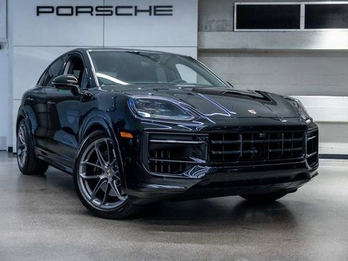 Certified 2025 Porsche Cayenne GTS image 10