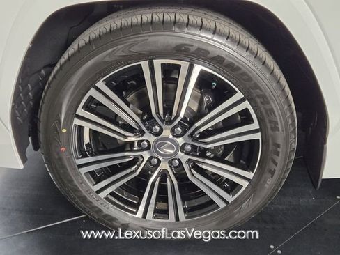 New 2026 Lexus LX 700h Luxury image 9