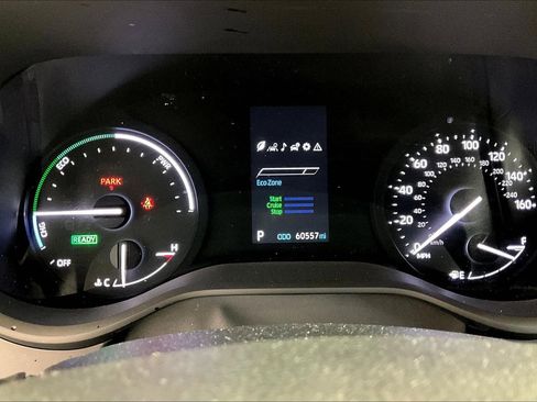 Used 2024 Toyota Sienna XLE FWD image 13
