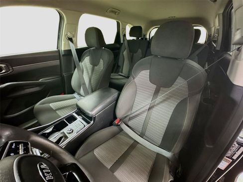 Used 2021 Kia Sorento LX FWD image 19