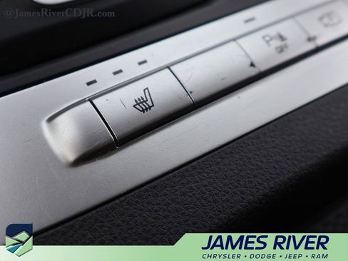 Used 2023 Kia Carnival LX FWD image 36