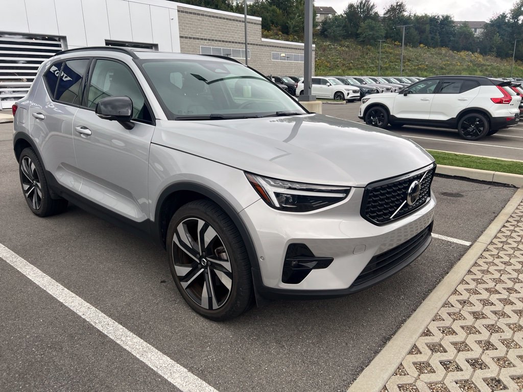 Used 2023 Volvo XC40 B5 Ultimate w/ Climate Package AWD/4WD image 9