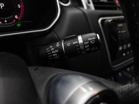 Used 2018 Land Rover Range Rover Sport SE AWD/4WD image 23