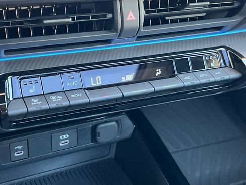 New 2026 Toyota Prius XLE image 22