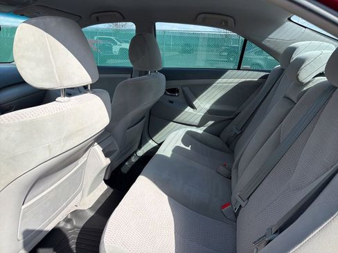 Used 2010 Toyota Camry LE image 13