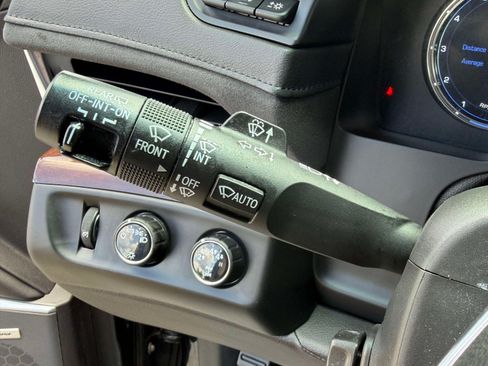 Used 2019 Cadillac Escalade ESV Luxury AWD/4WD image 16