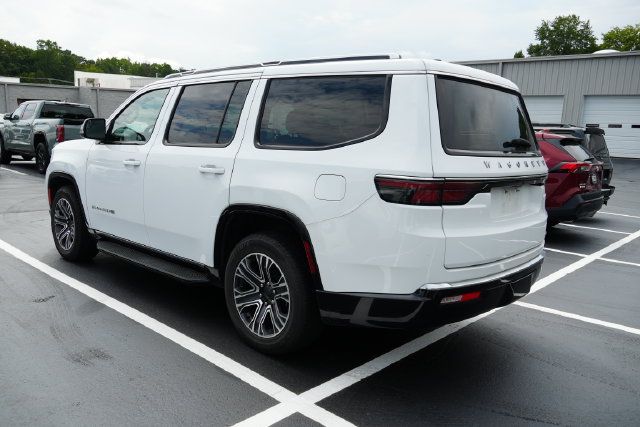 Used 2024 Jeep Wagoneer Series II w/ Flexible Seating Group RWD image 9