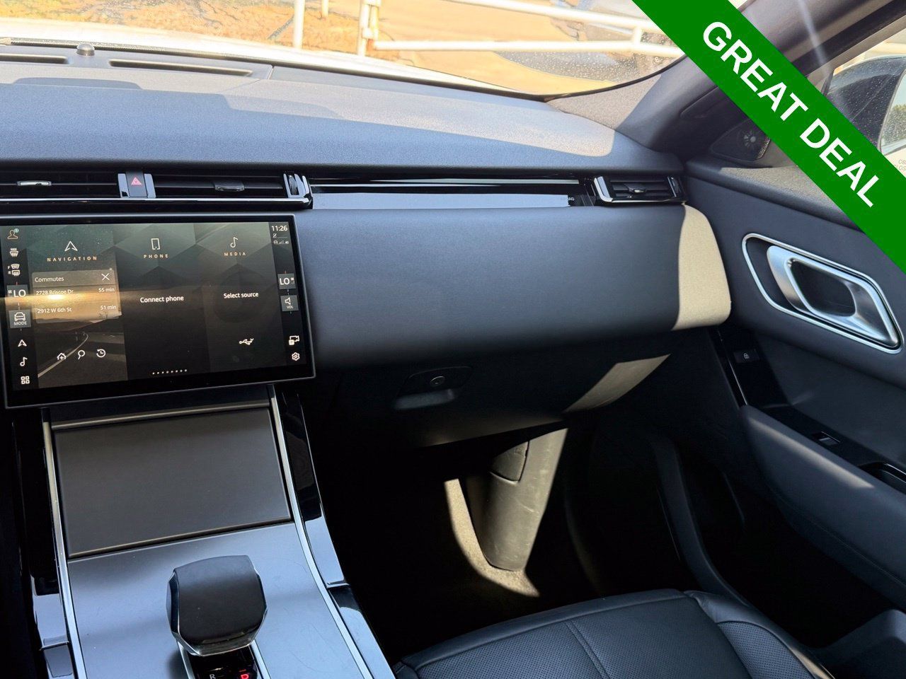 Used 2025 Land Rover Range Rover Velar Dynamic SE AWD/4WD image 14