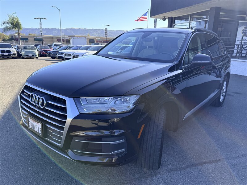 Used 2019 Audi Q7 2.0T Premium Plus w/ Premium Plus Package AWD/4WD image 3