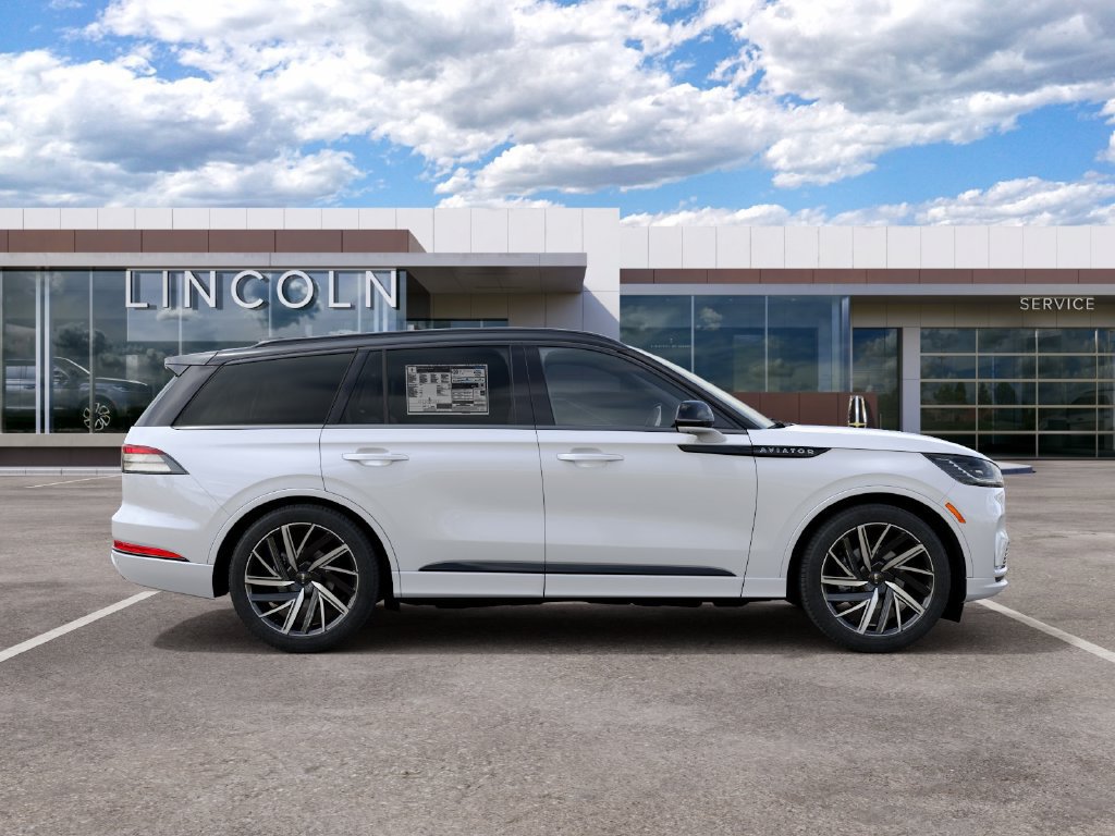 New 2027 Lincoln Aviator Black Label w/ Black Label Special Edition AWD/4WD image 5