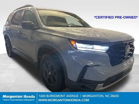 Used 2025 Honda Pilot TrailSport image 1