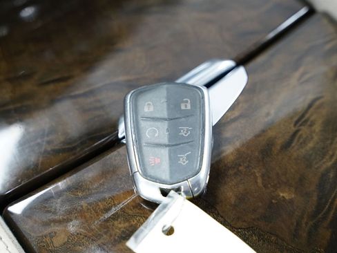 Used 2018 Cadillac Escalade Premium Luxury image 31