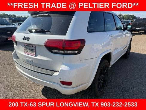 Used 2022 Jeep Grand Cherokee Laredo X RWD image 12