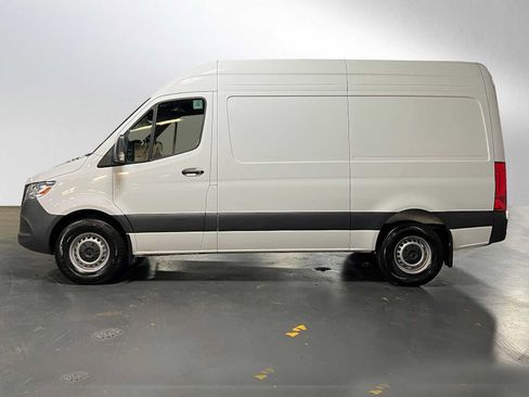 Used 2025 Mercedes-Benz Sprinter 2500 image 6