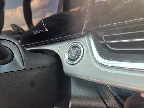 Used 2025 Chevrolet Trax LT w/ Driver Confidence Package image 27