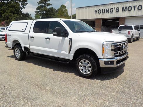 Used 2023 Ford F250 XLT AWD/4WD image 7
