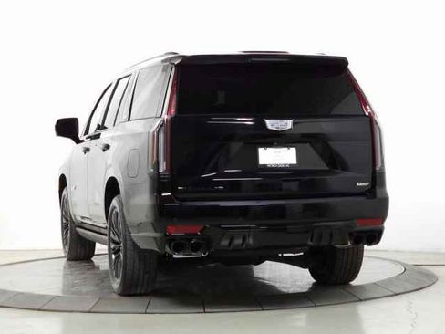 Used 2023 Cadillac Escalade V w/ LPO, ONYX Package image 4