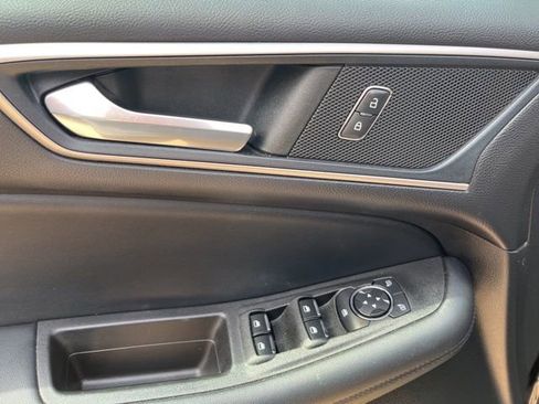 Used 2022 Ford Edge SEL w/ Convenience Package image 17