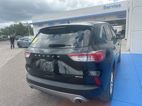 Used 2022 Ford Escape SE w/ Cold Weather Package image 28