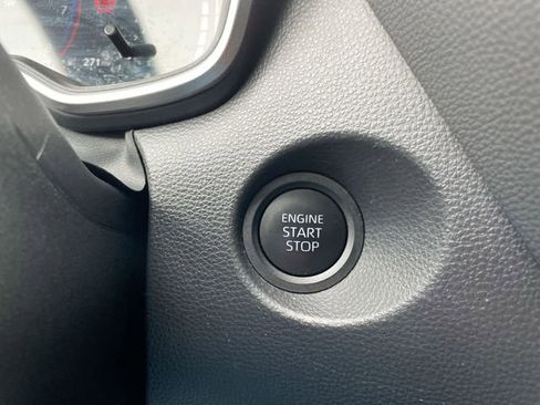 Used 2025 Toyota Corolla Cross XLE image 26