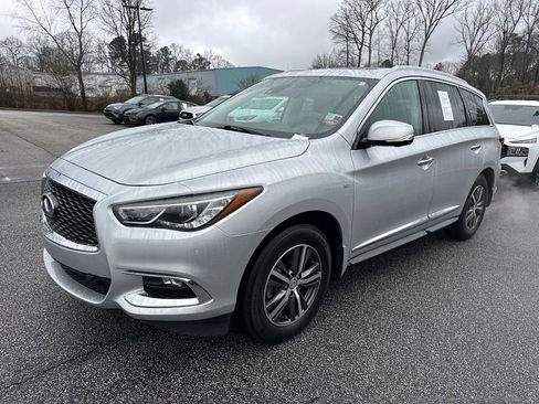 Used 2019 INFINITI QX60 Luxe w/ Essential Package image 3