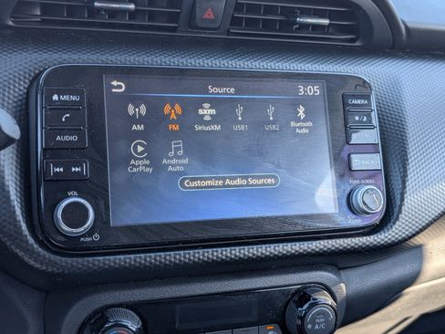 Used 2022 Nissan Kicks SV image 9