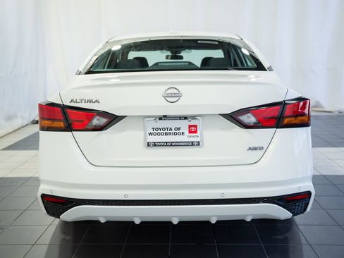 Used 2025 Nissan Altima 2.5 SV AWD/4WD image 5