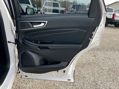 Used 2019 Ford Edge Titanium image 18