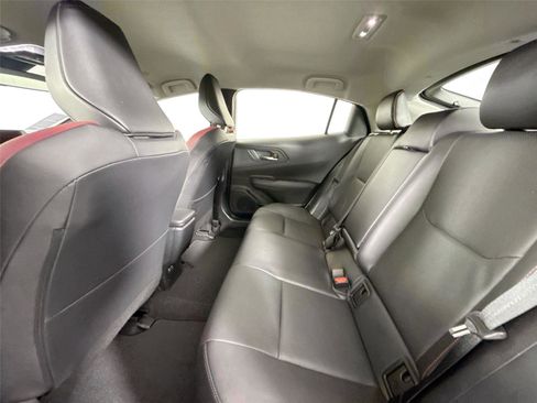 Used 2025 Toyota Prius Plug-In Hybrid image 35