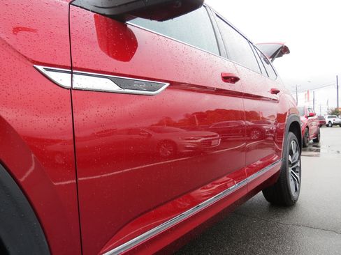 Used 2023 Volkswagen Atlas SEL Premium image 14