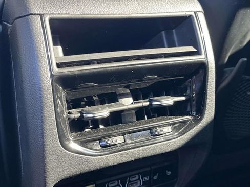 Used 2023 Jeep Grand Cherokee Limited image 19