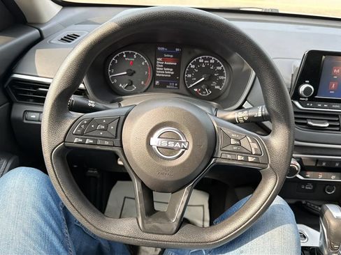 Used 2024 Nissan Altima 2.5 S FWD image 10