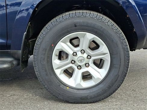 Used 2017 Toyota 4Runner SR5 image 9