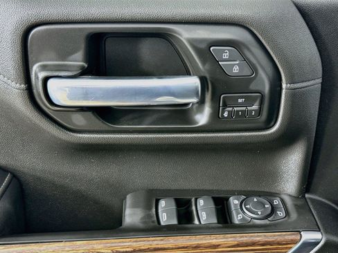 Used 2020 Chevrolet Silverado 1500 High Country w/ Technology Package AWD/4WD image 19