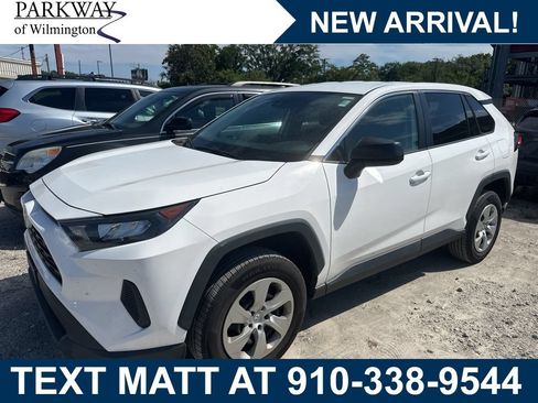 Used 2022 Toyota RAV4 LE FWD image 1