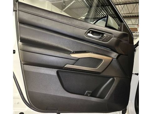 Used 2024 Nissan Pathfinder Platinum FWD image 18