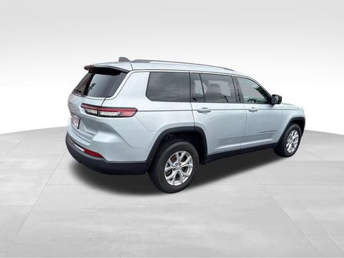 Used 2023 Jeep Grand Cherokee L Limited AWD/4WD image 6