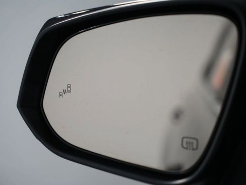 Certified 2023 Toyota Highlander XLE image 26