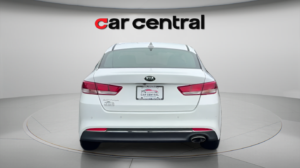 Used 2018 Kia Optima LX w/ 17" Alloy Wheels Package FWD image 4